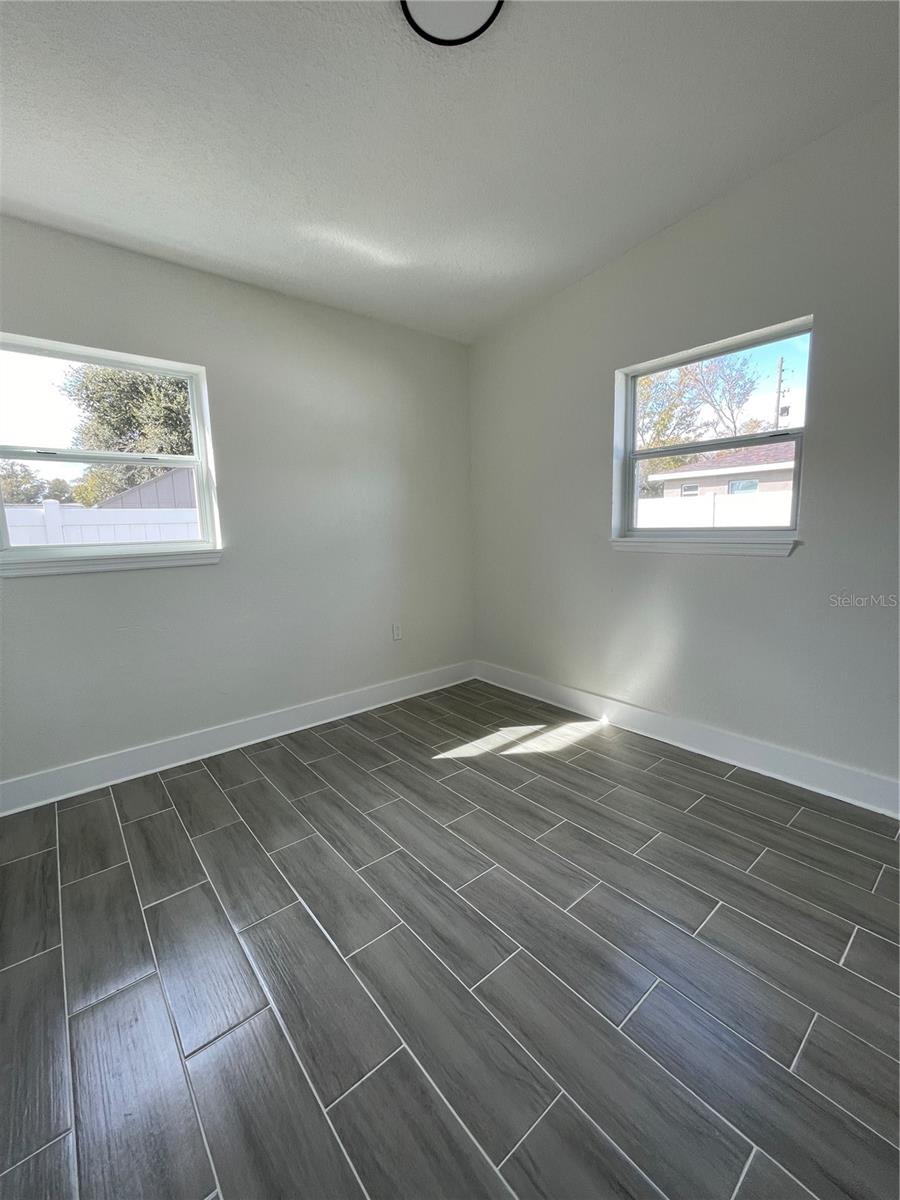 4045 SHELLMAN ST — photo 9