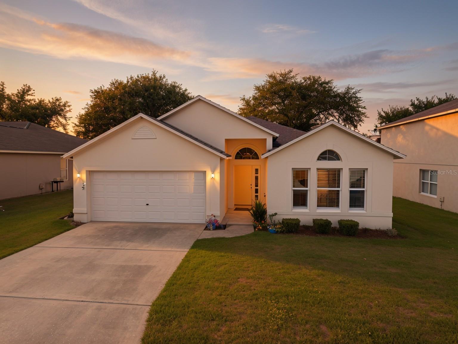 755 LOBELIA DR — photo 10