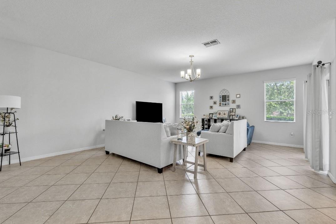 3256 RODRICK CIR — photo 6