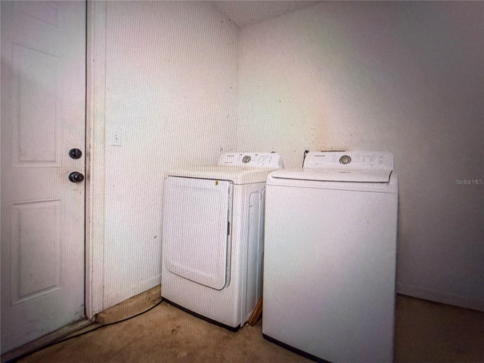 3189 SAINT JAMES AVE — photo 11