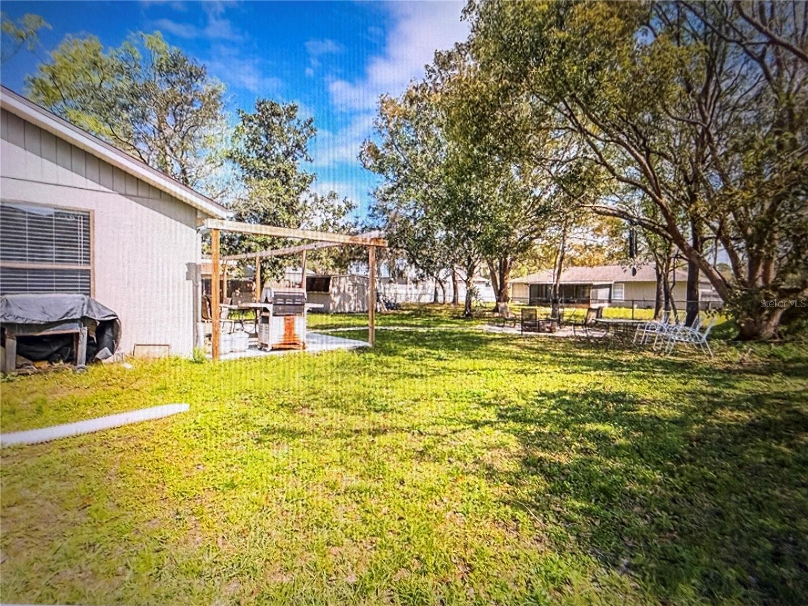 3189 SAINT JAMES AVE — photo 7