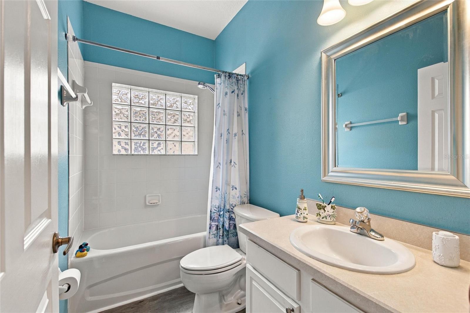 122 OAK HAMMOCK DR — photo 9
