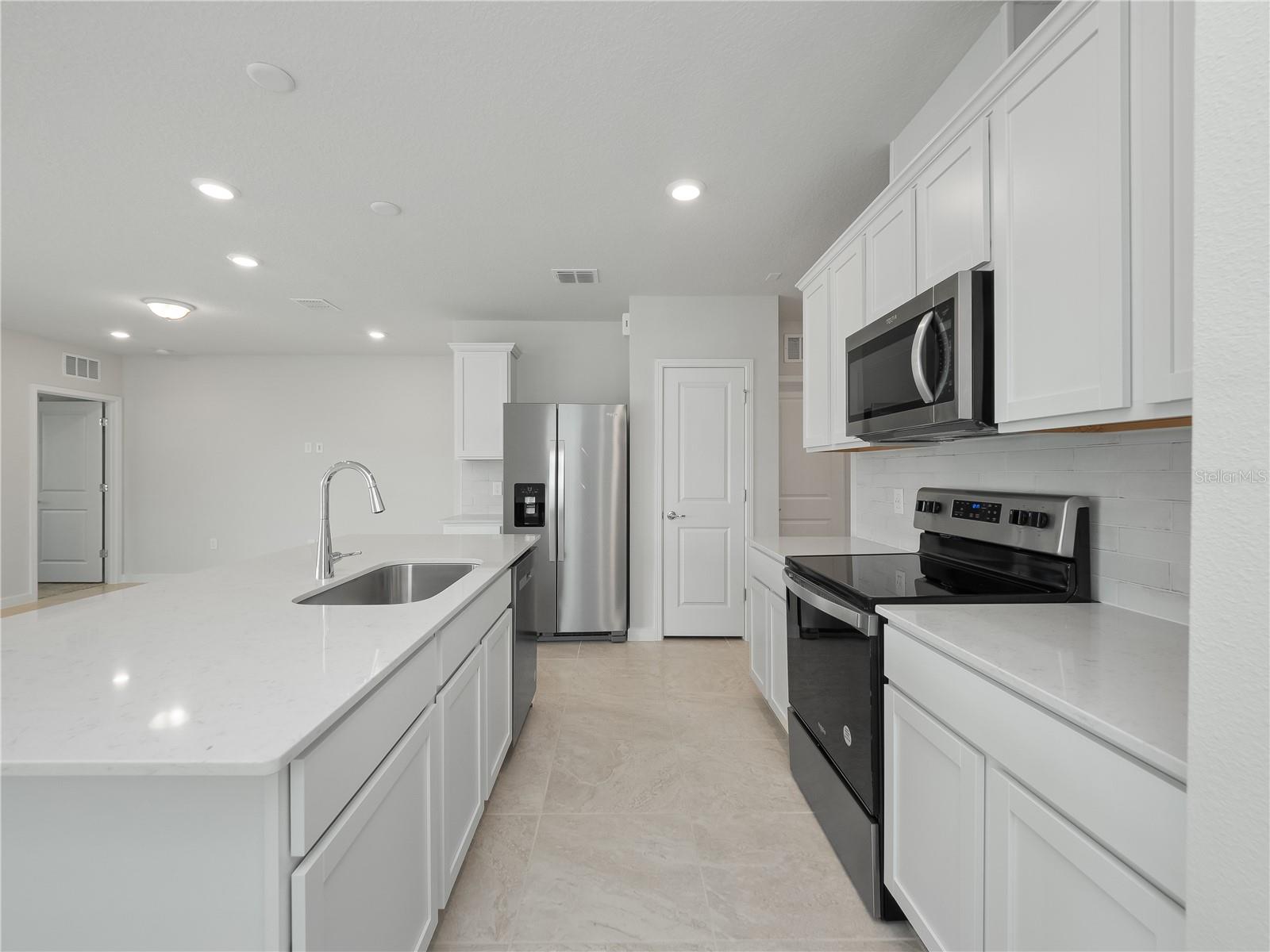 2214 LOVELY LN — photo 5