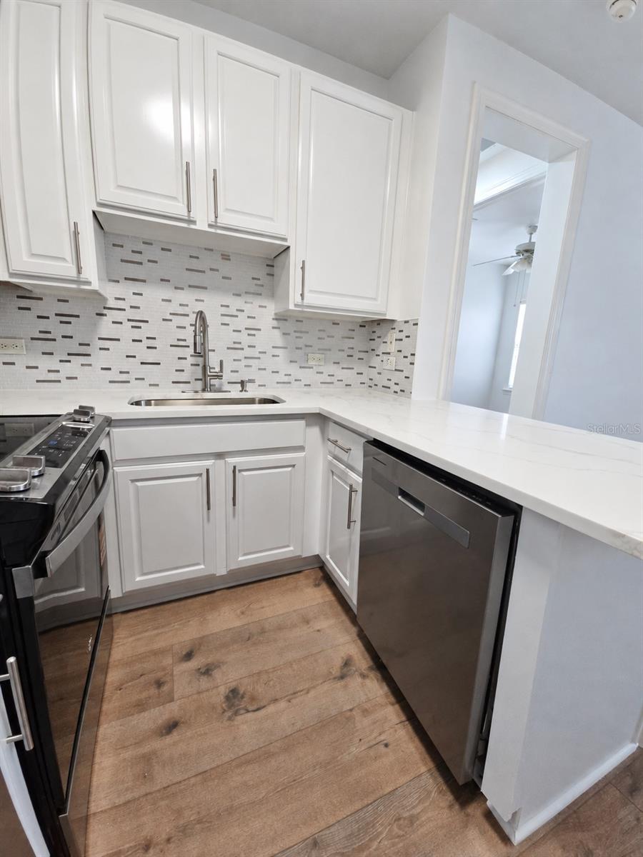 1440 STICKLEY AVE #B — photo 7