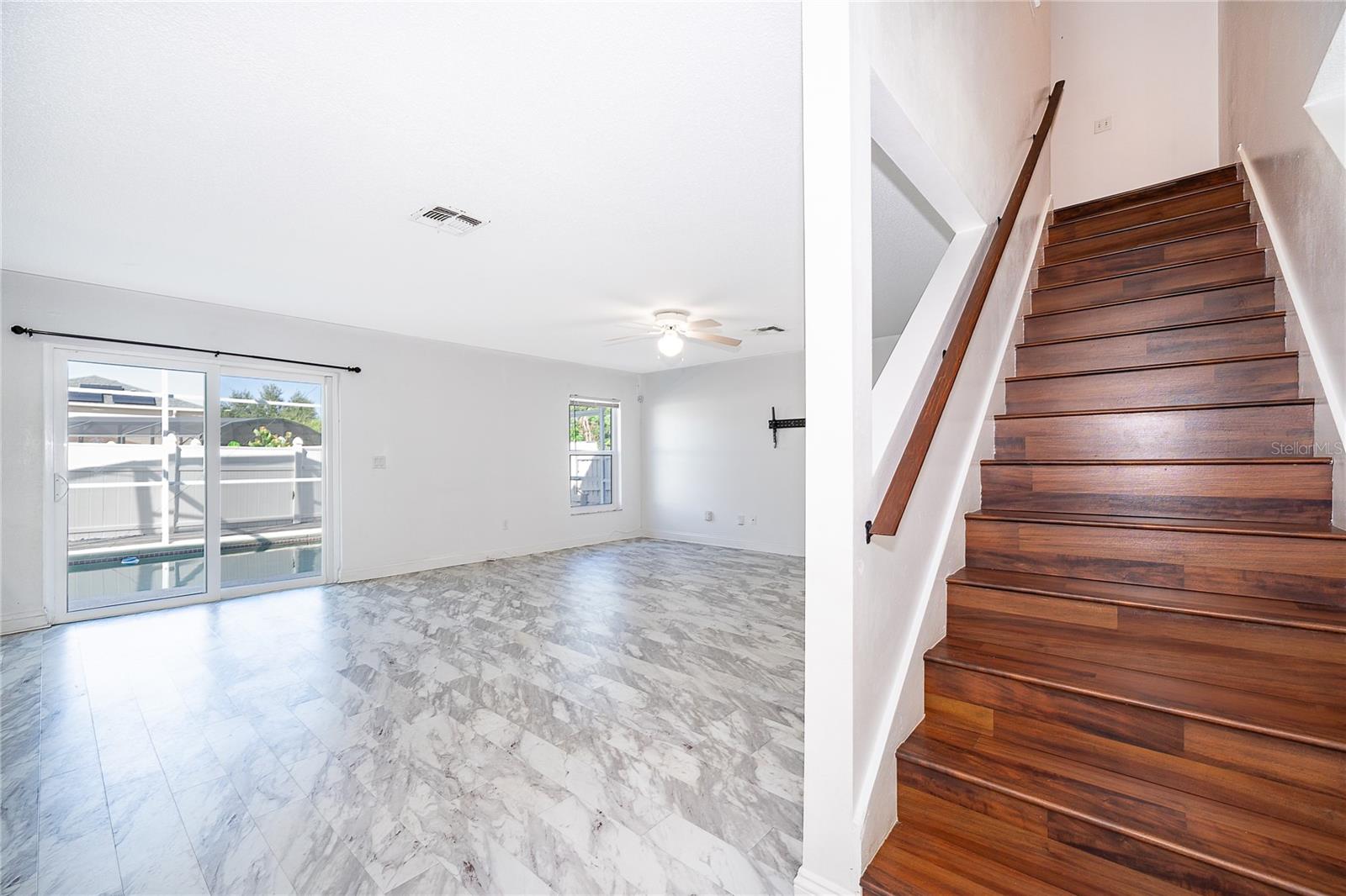 3102 HOLLAND DR — photo 4