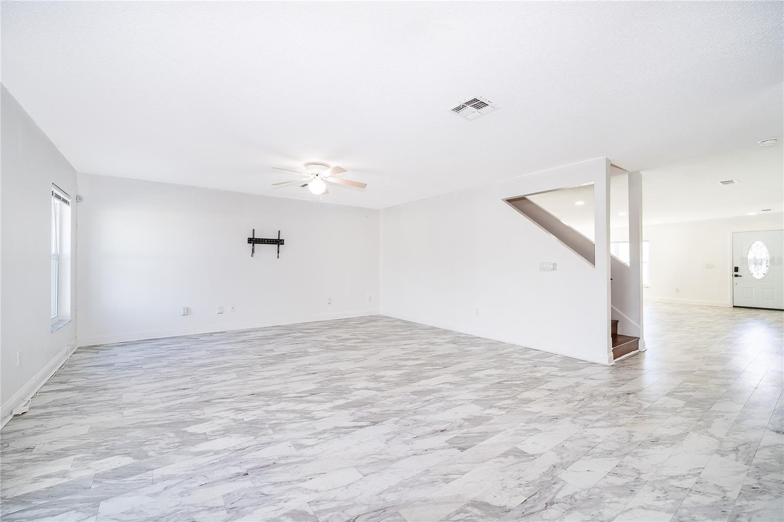3102 HOLLAND DR — photo 6