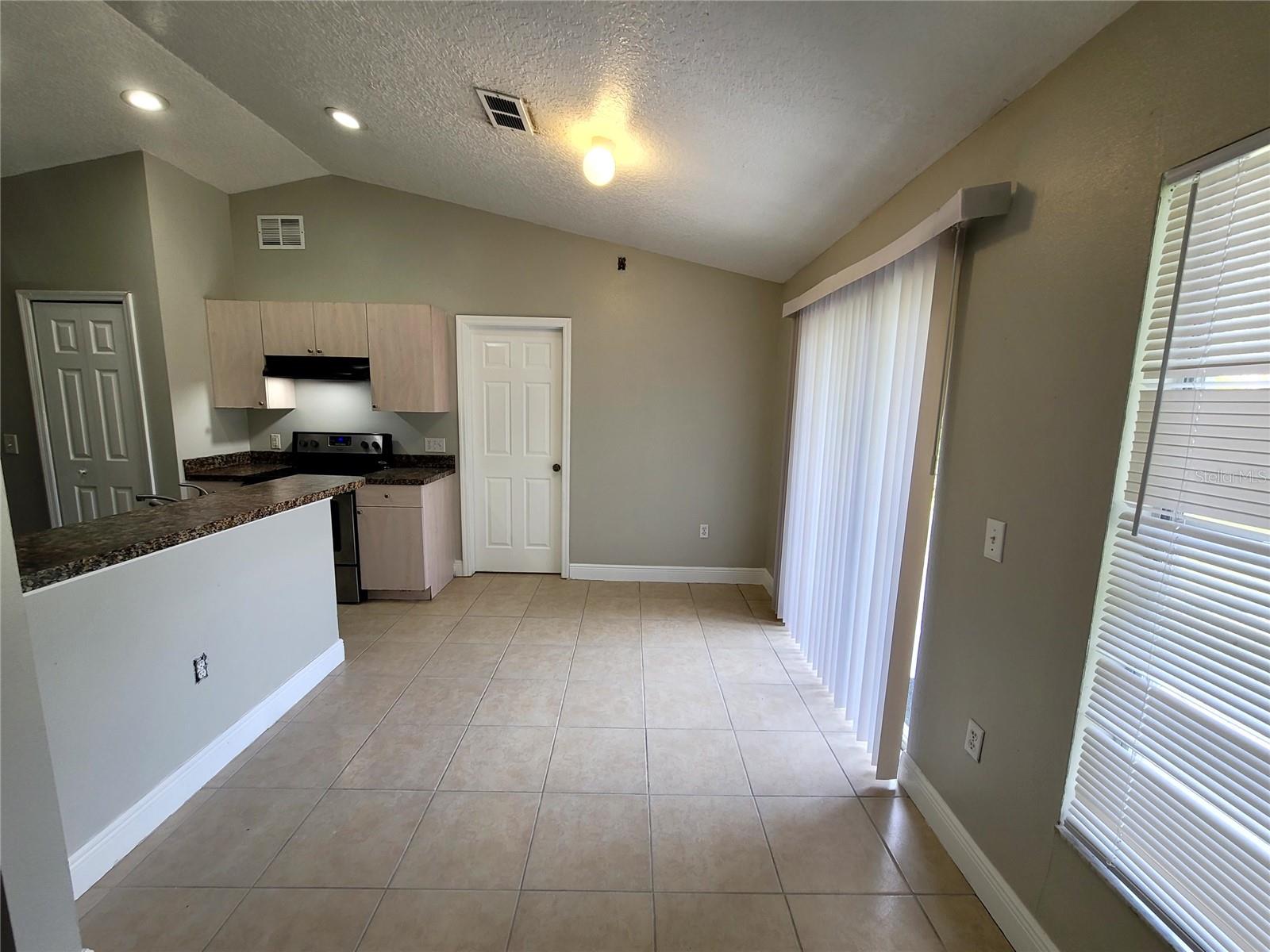 705 CARIBOU DR — photo 2