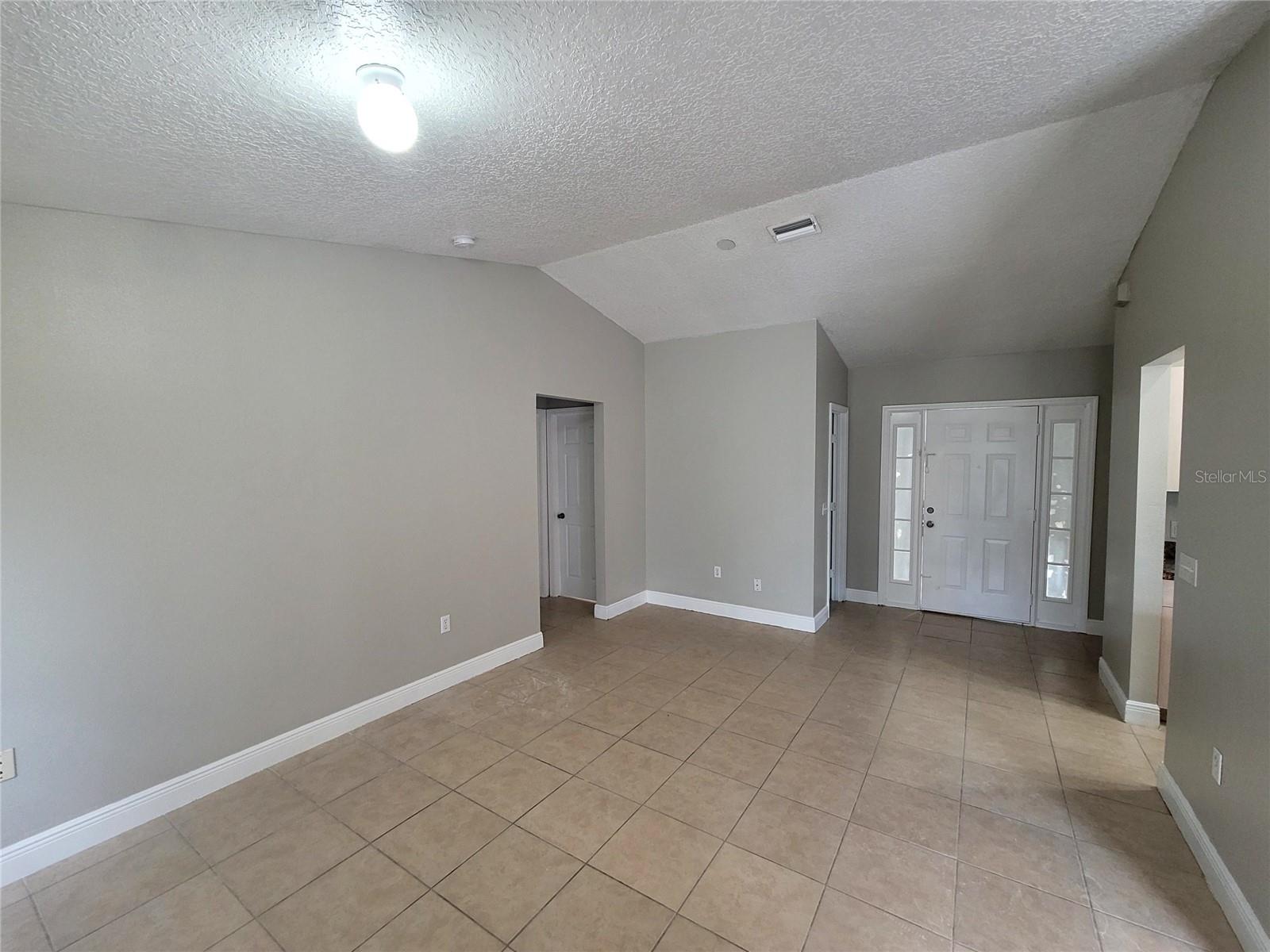 705 CARIBOU DR — photo 4