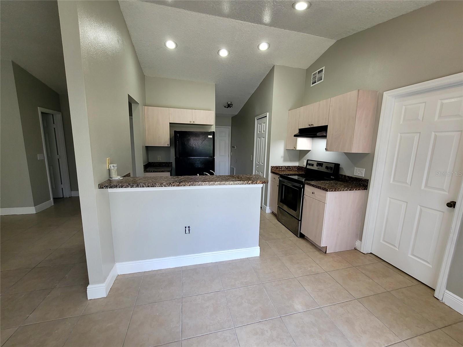 705 CARIBOU DR — photo 5