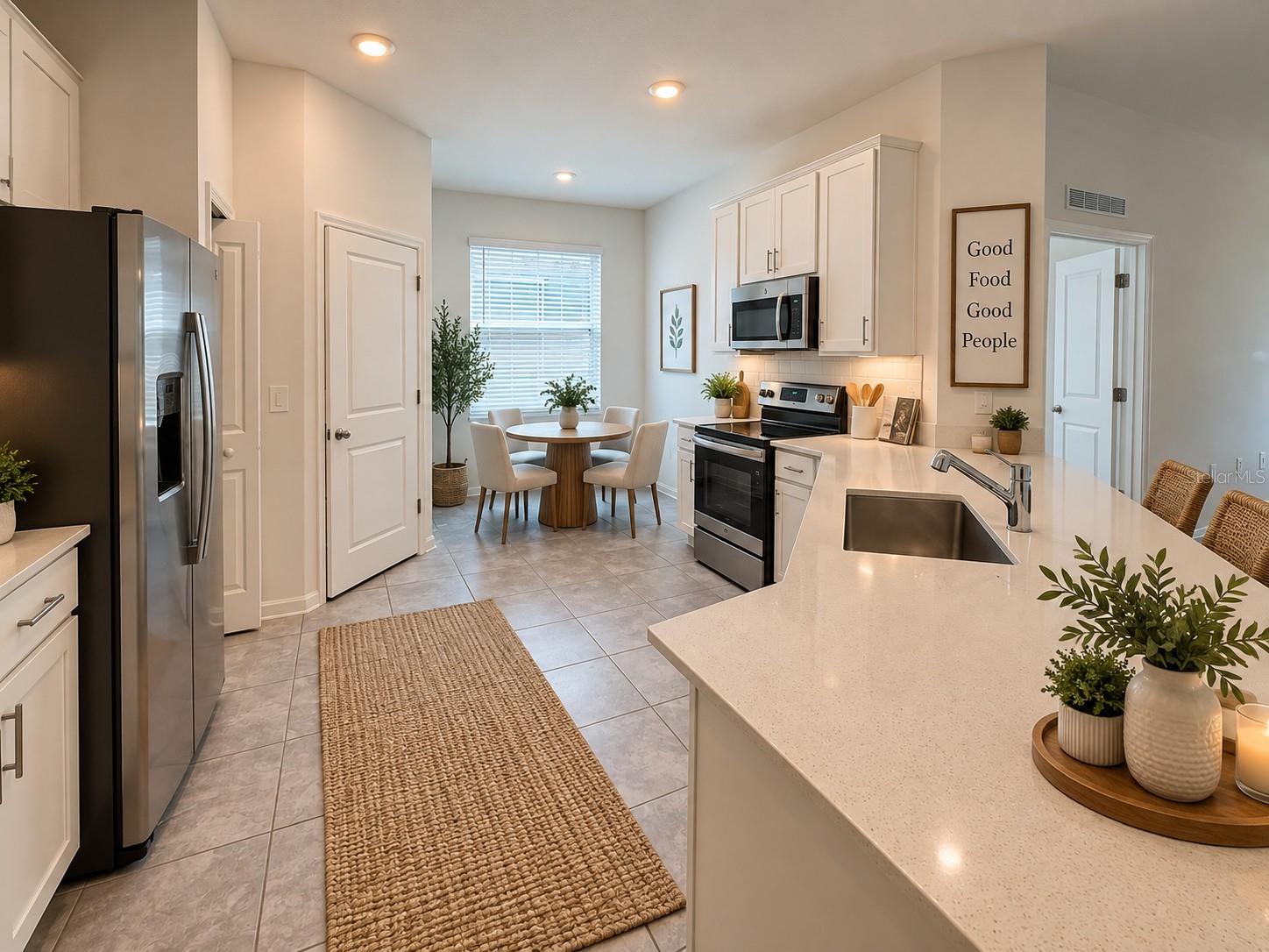 546 HATTERAS RD — photo 2