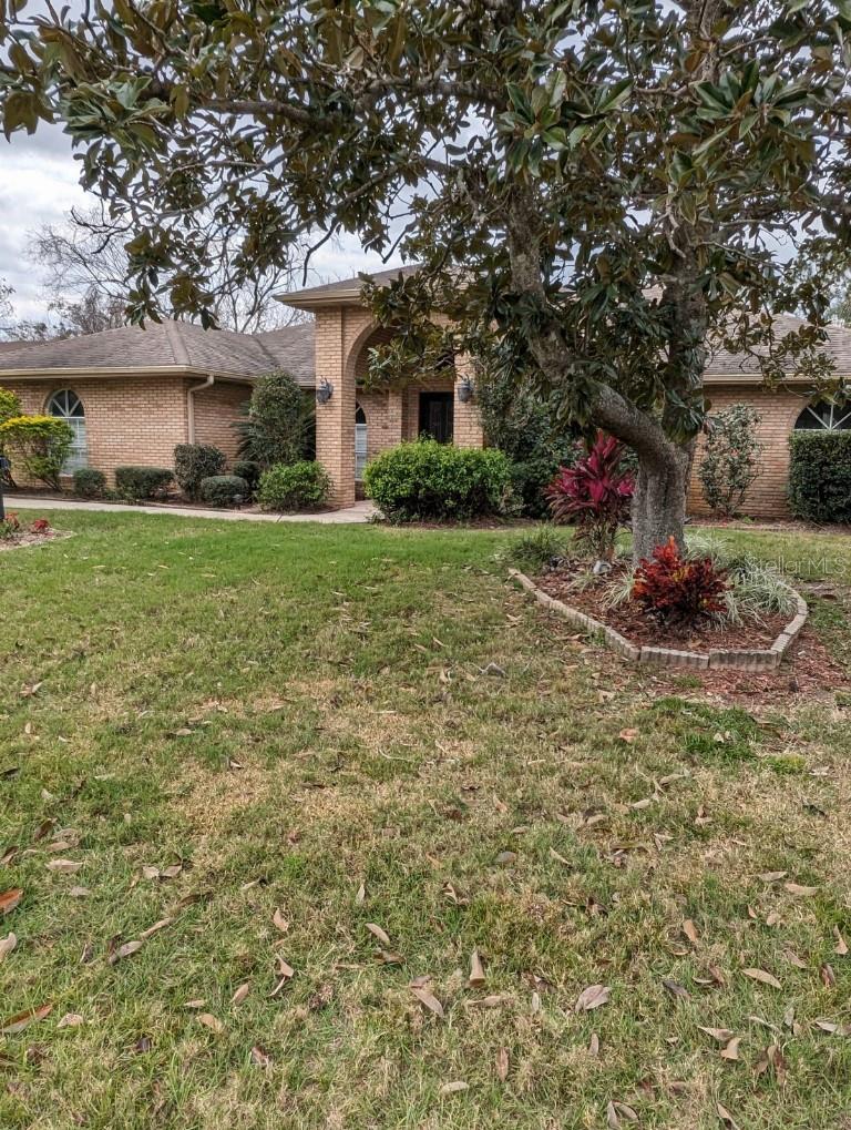 72 SPRING LAKE DR — photo 3