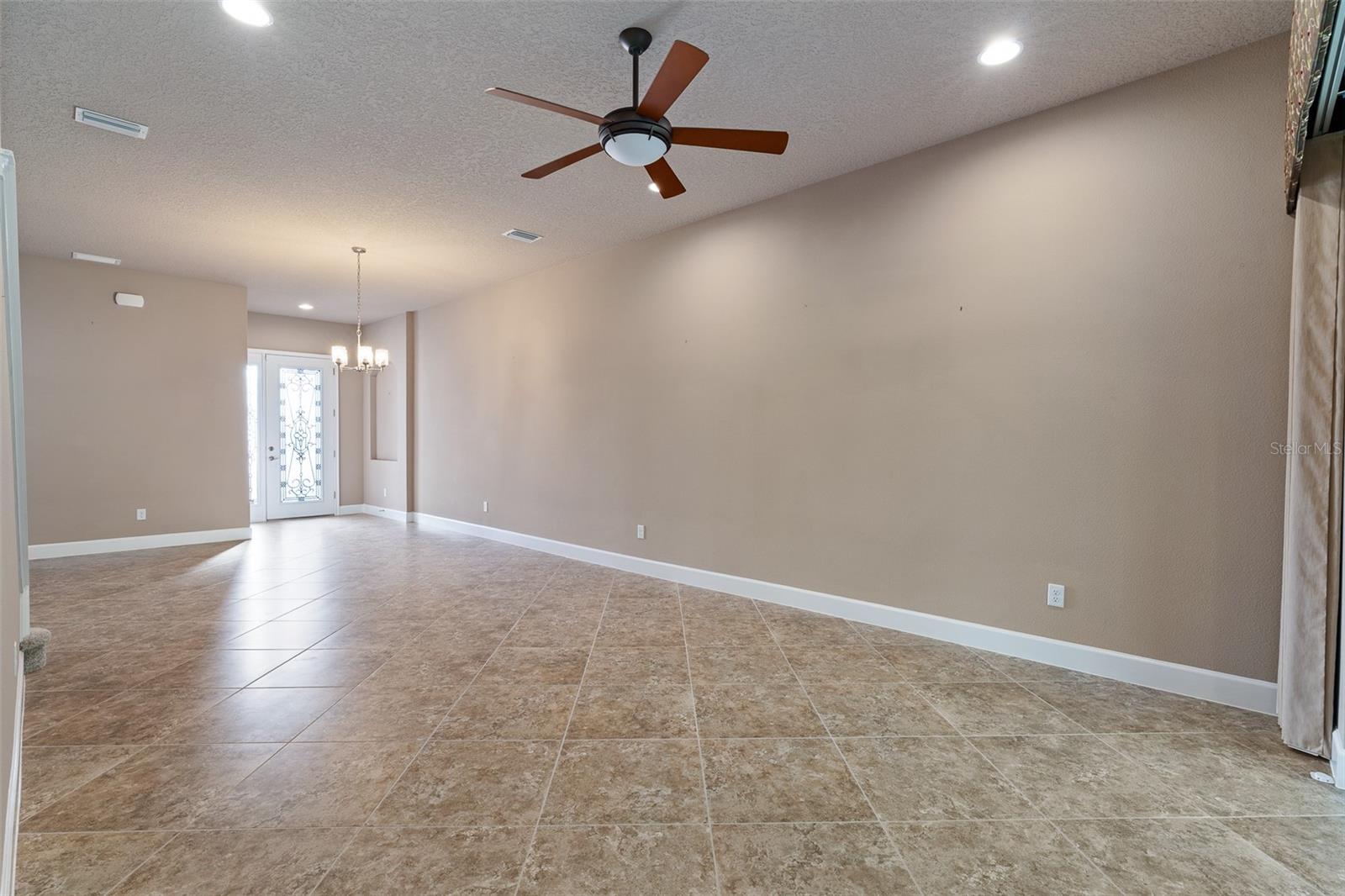 829 PINEWOOD DR — photo 12
