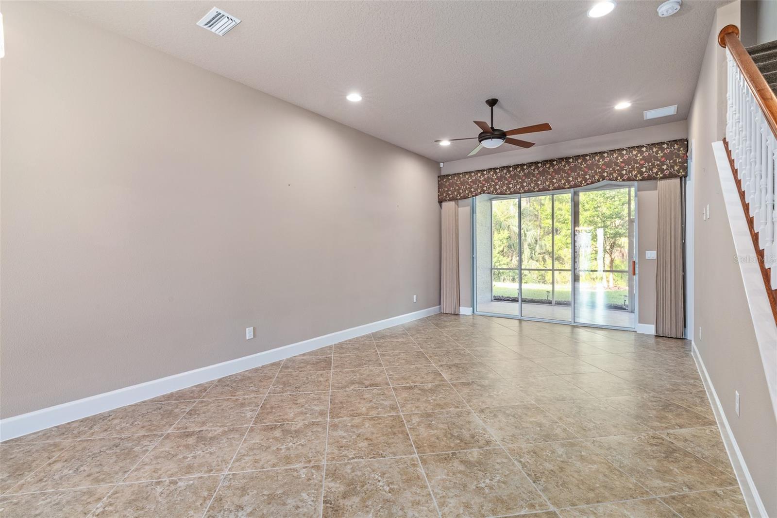 829 PINEWOOD DR — photo 9