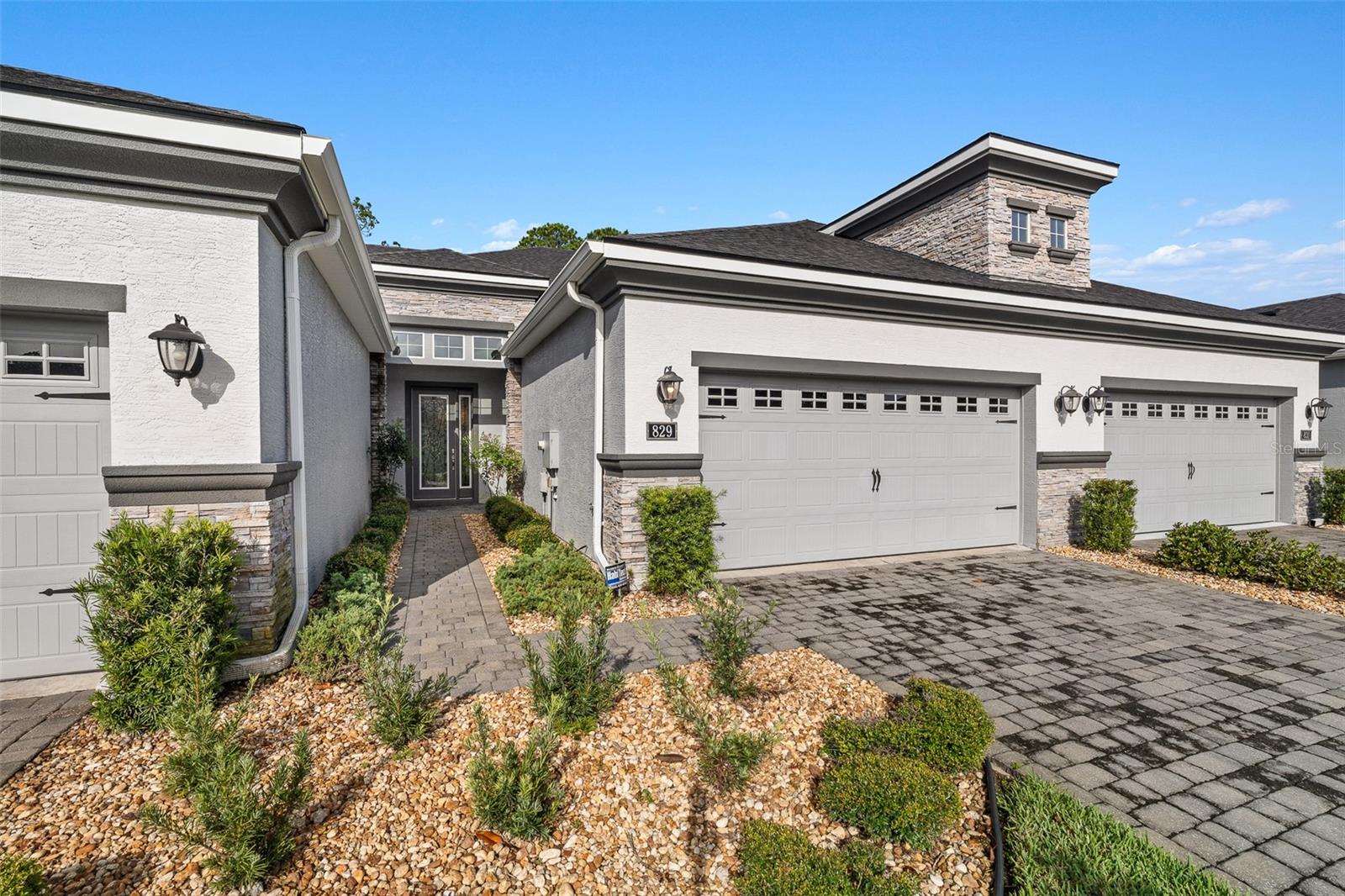 829 PINEWOOD DR