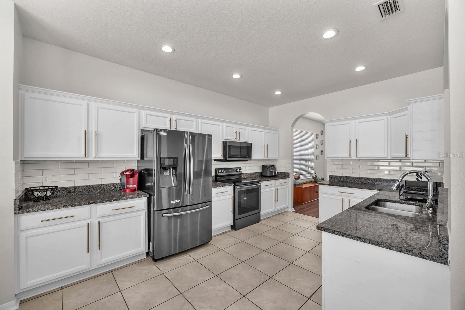 9625 BATON ROUGE LN — photo 2