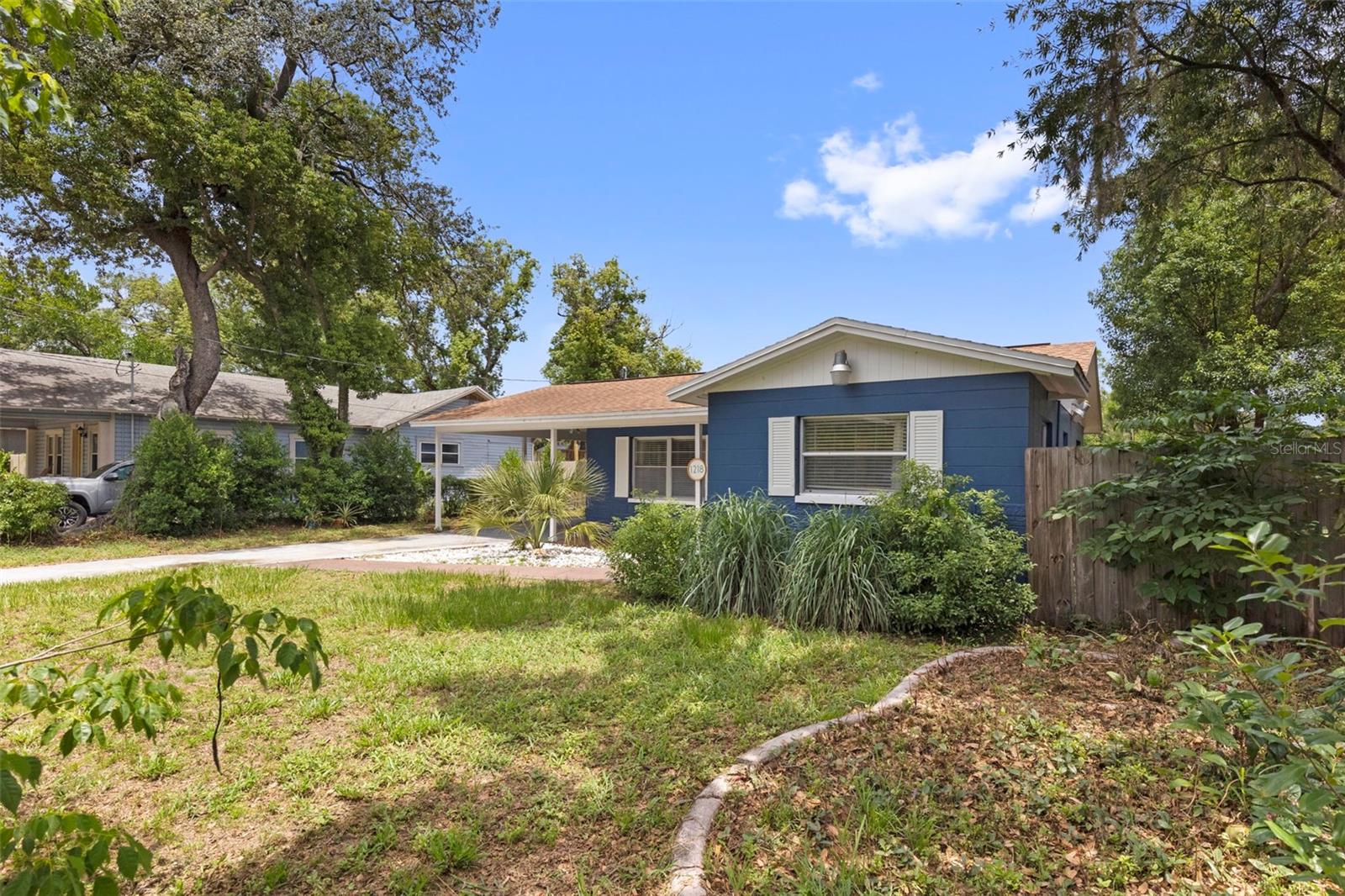 1218 E NEW ORLEANS AVE — photo 2