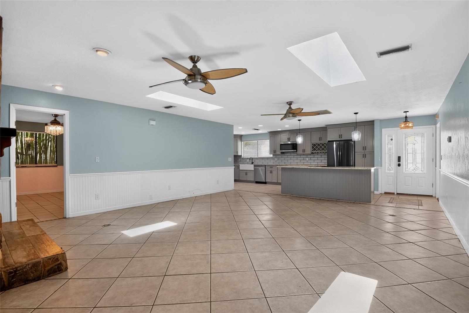 408 PALM AVE — photo 6