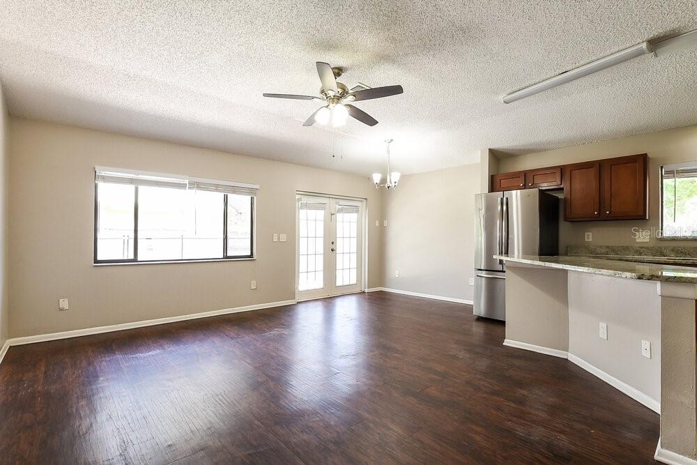 534 S SUNDANCE DR — photo 3