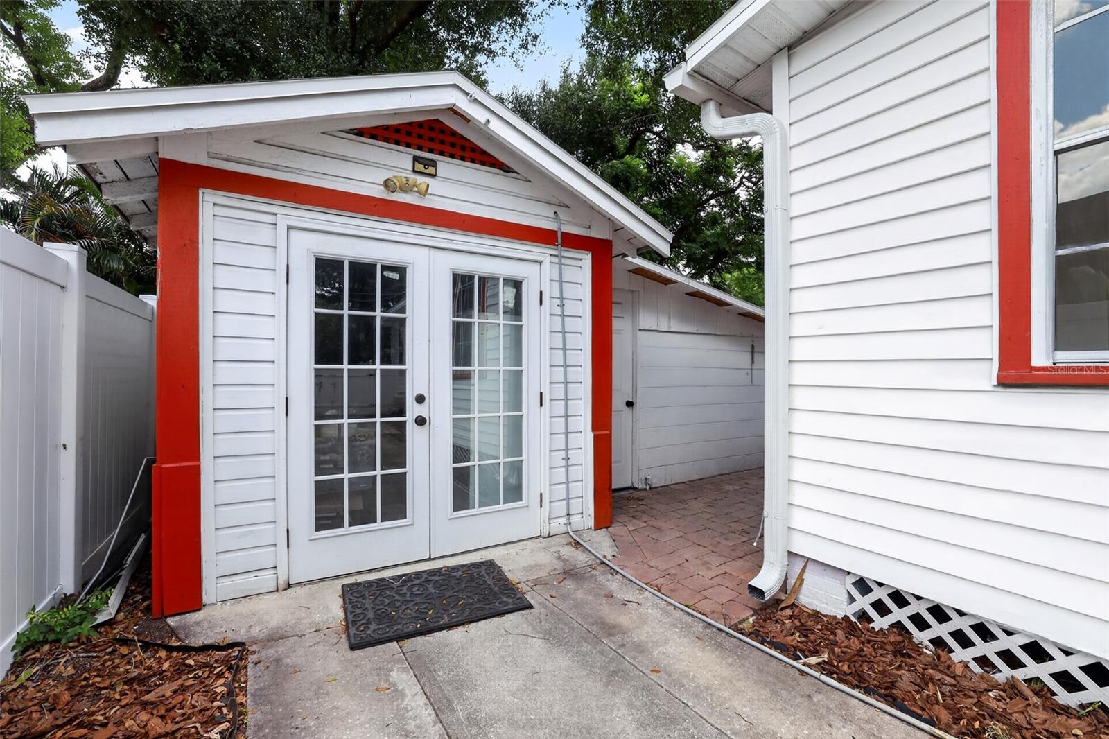 813 E NEW ORLEANS AVE — photo 7
