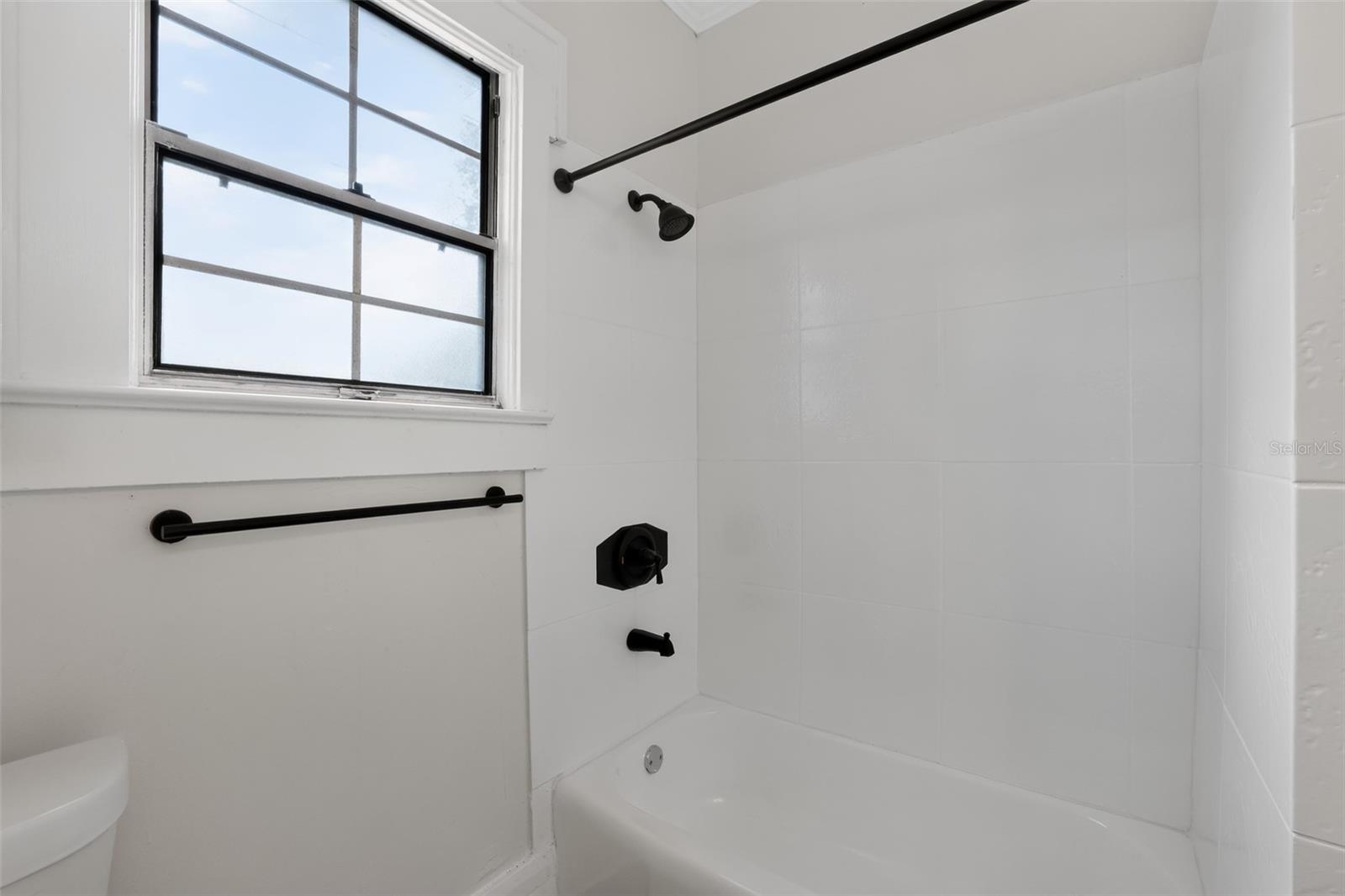 813 E NEW ORLEANS AVE — photo 10