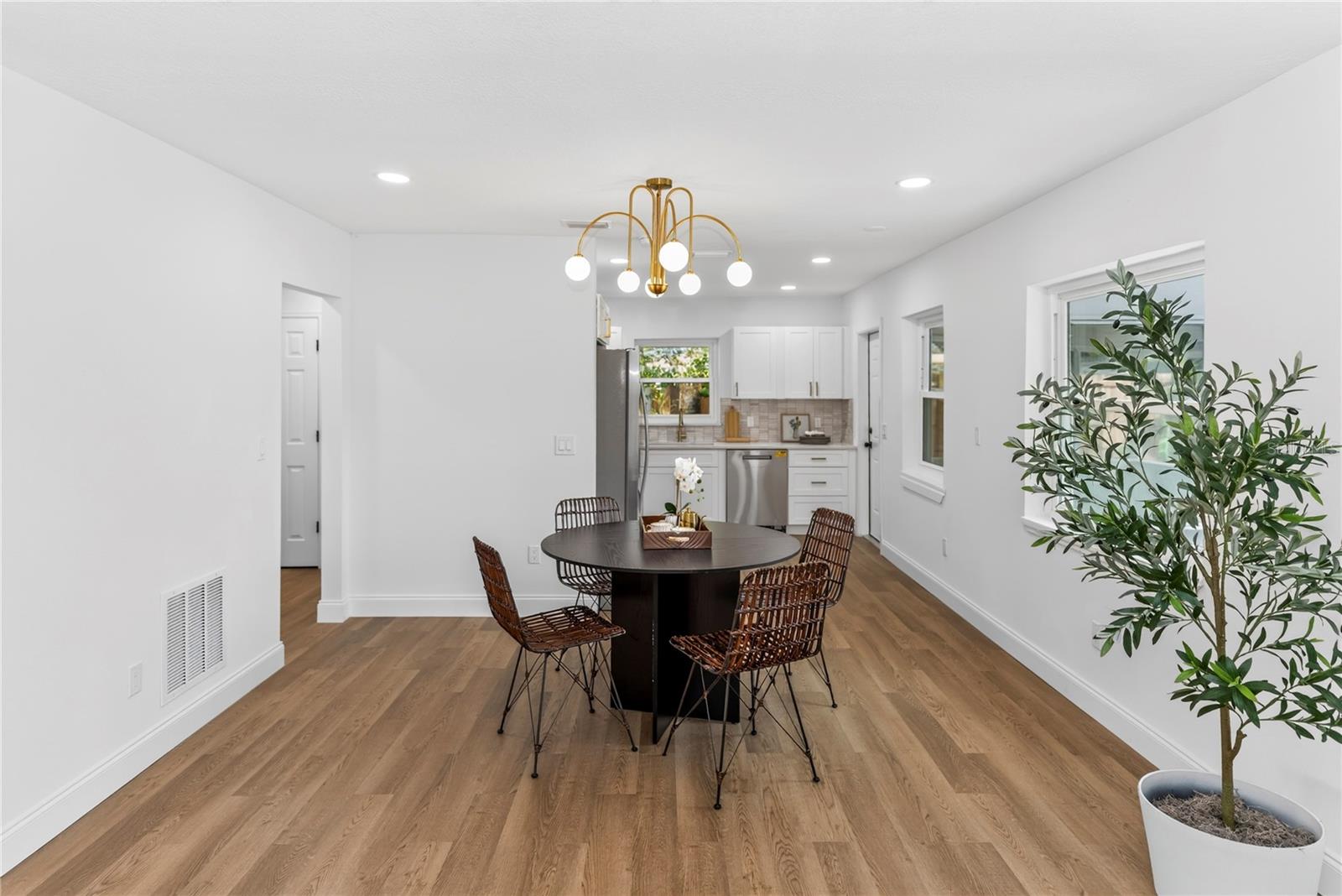 112 COLOMBA RD — photo 5