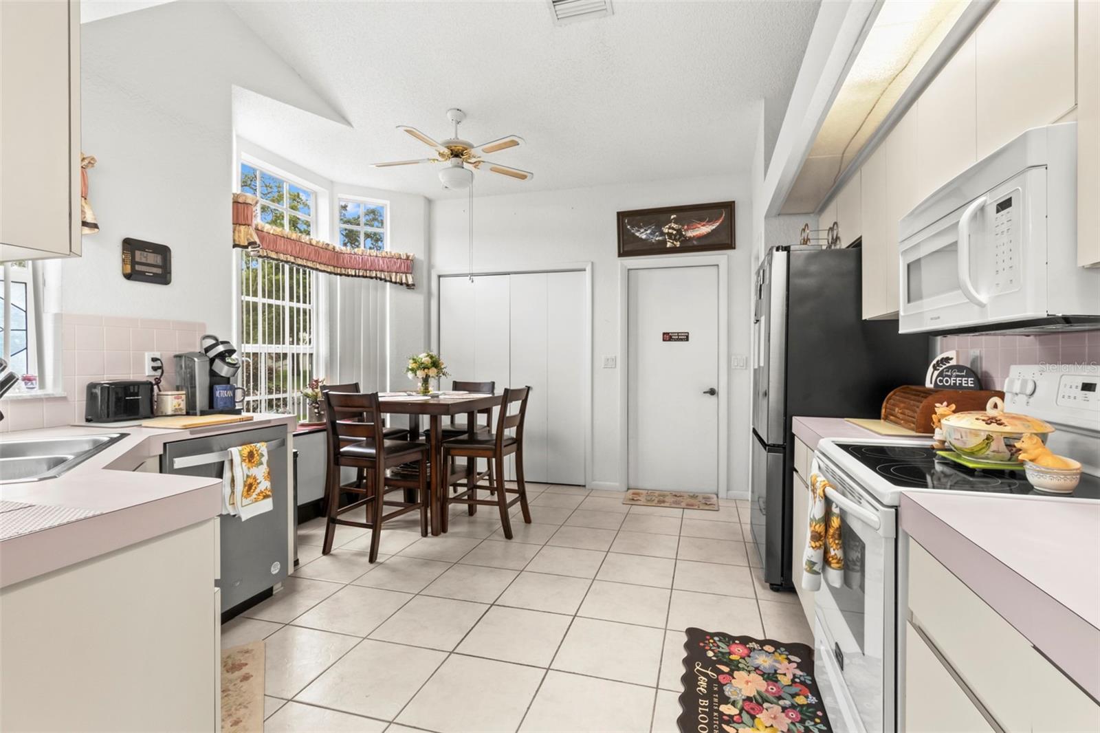 9288 NEW ORLEANS DR — photo 5