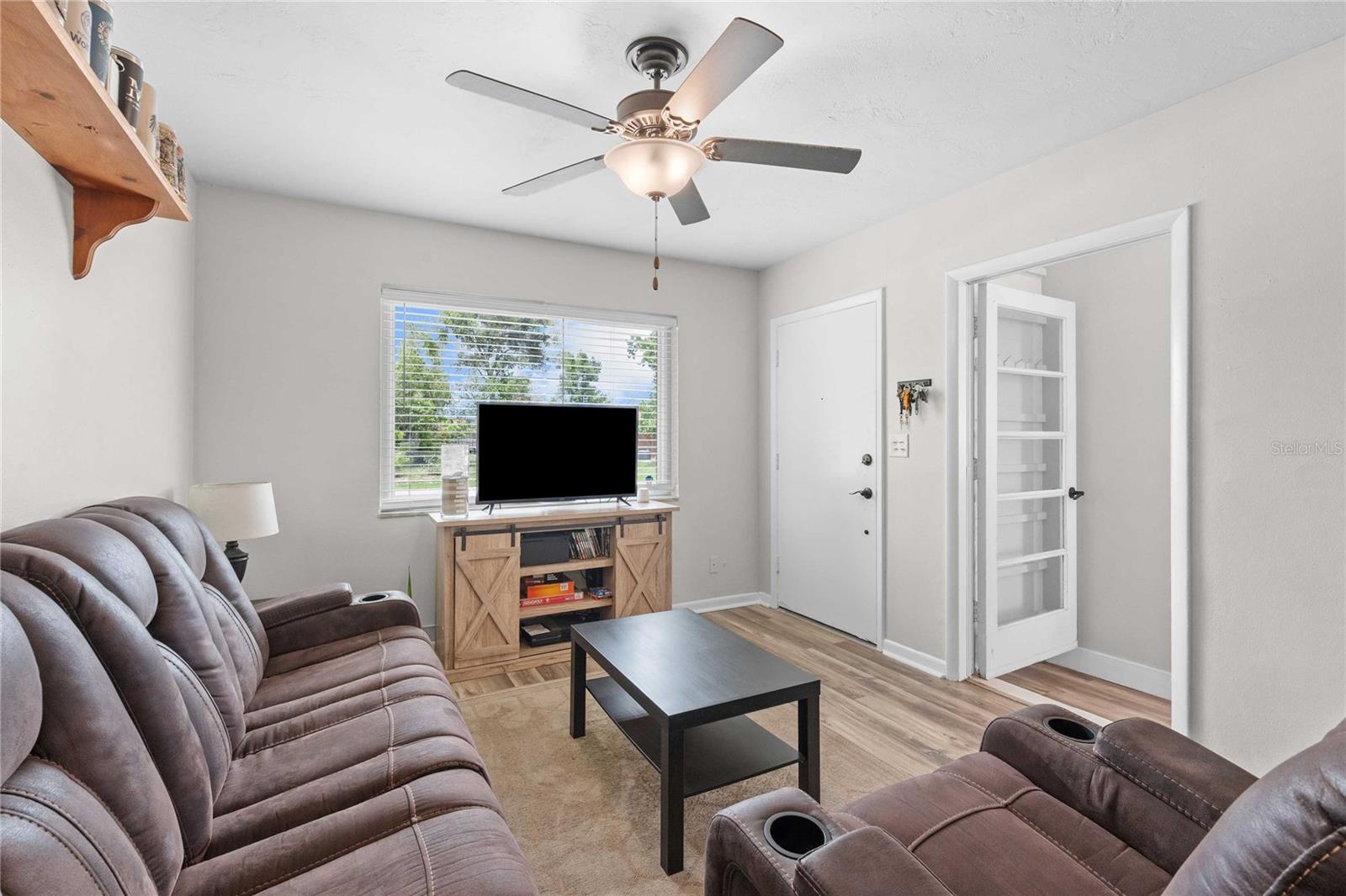 215 ABBEYVILLE ST — photo 10
