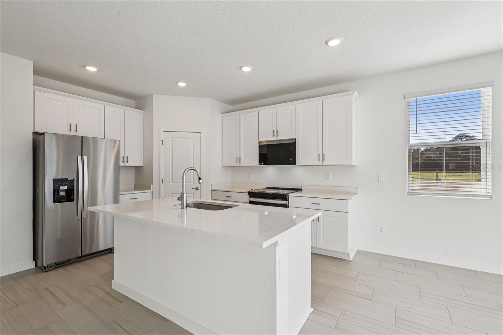 8 GARNI DR — photo 2