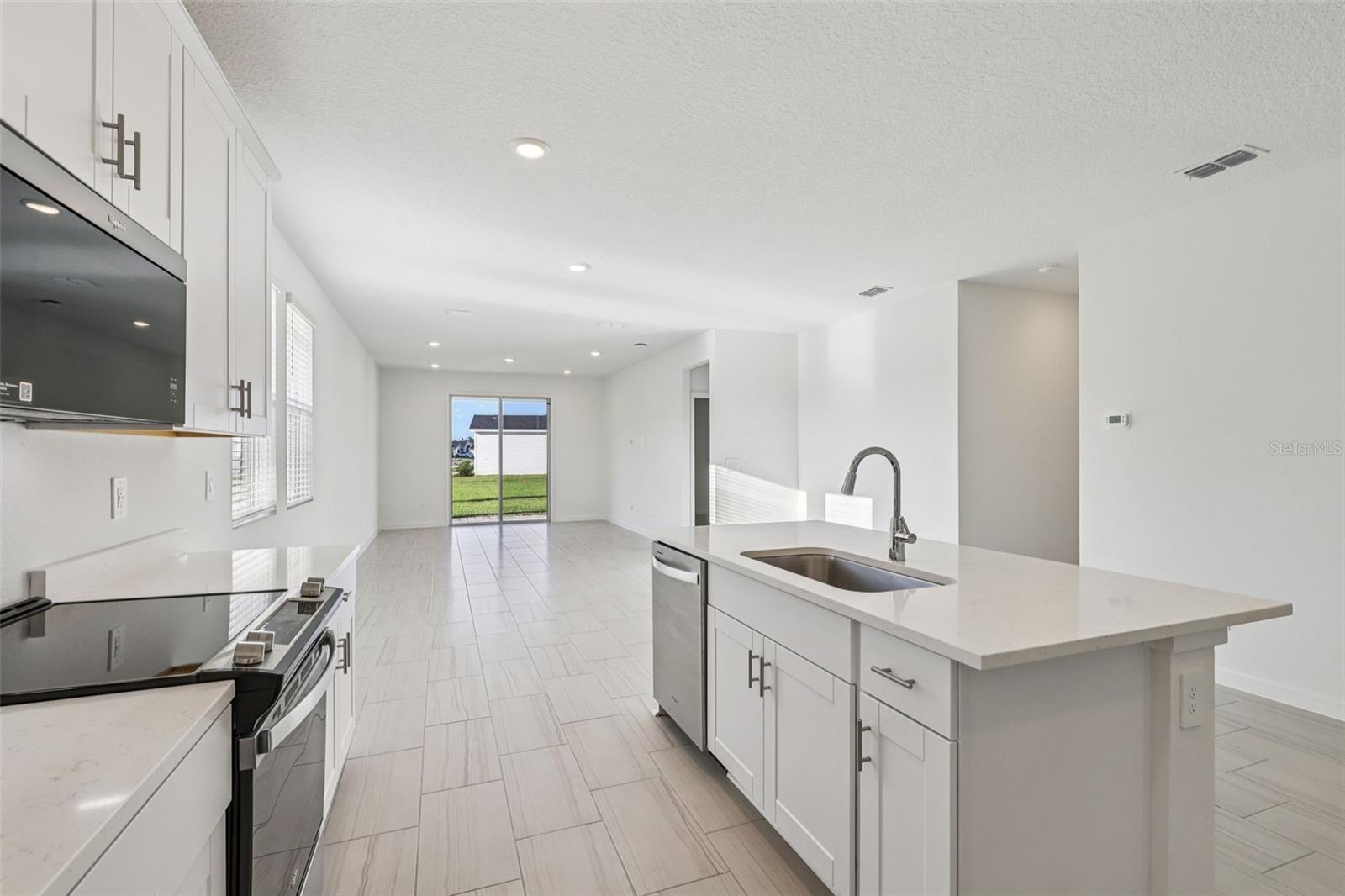 8 GARNI DR — photo 5