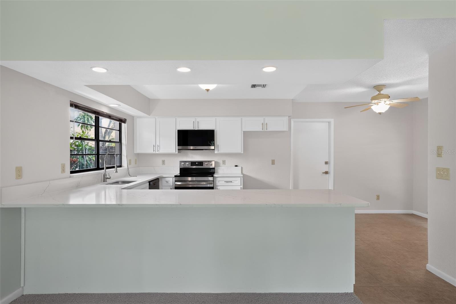 4015 DELLBROOK DR — photo 8