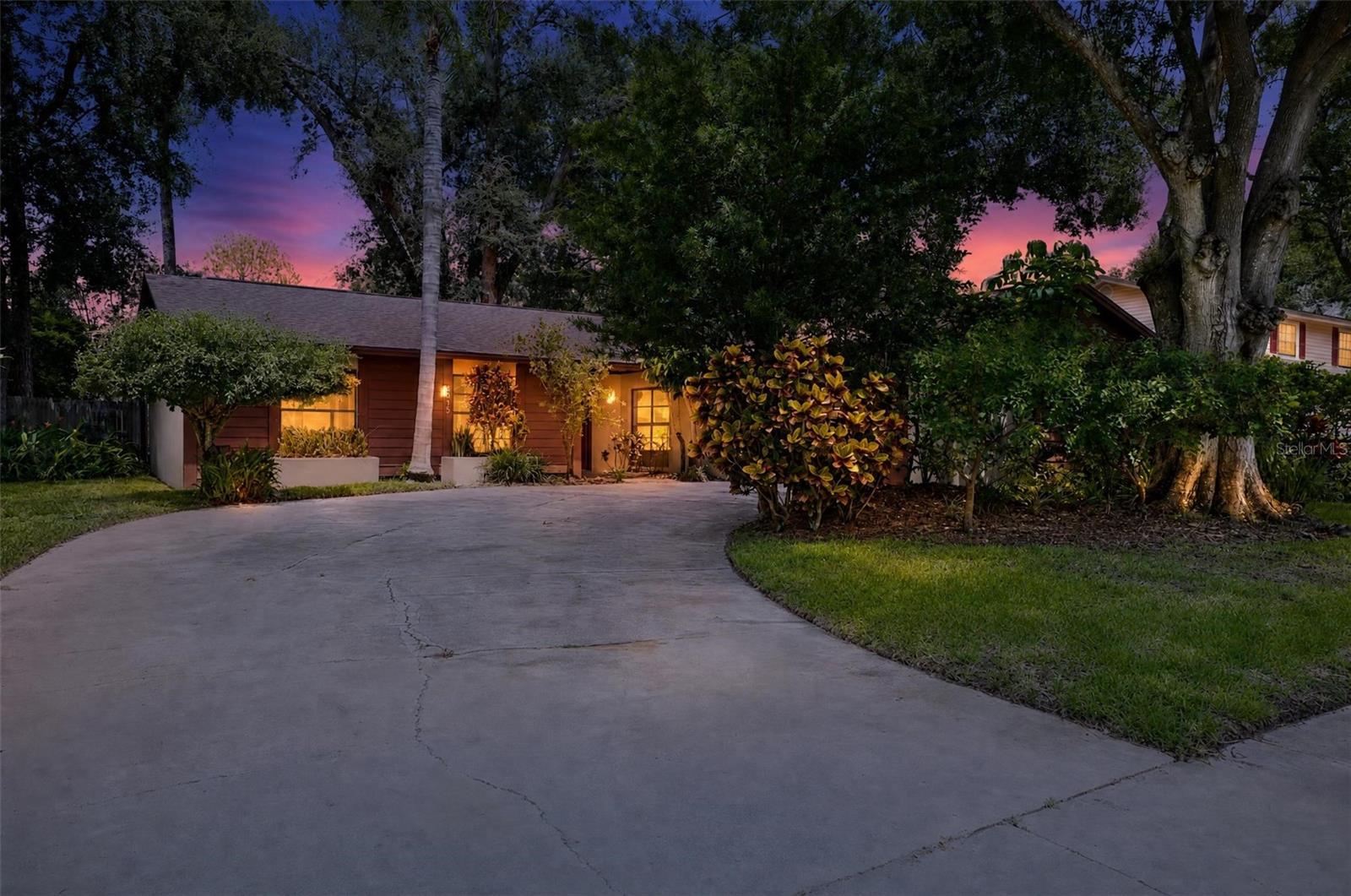 4015 DELLBROOK DR