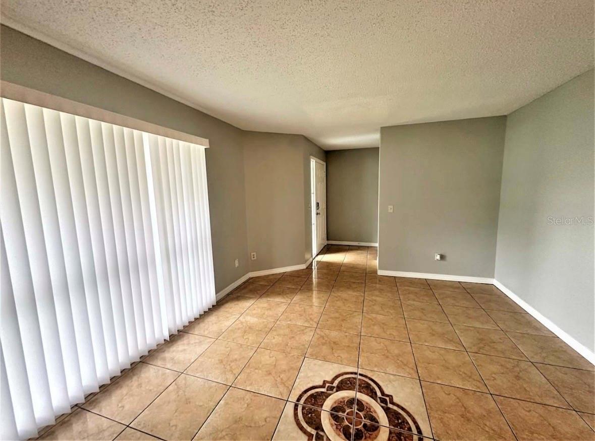 1746 MEREDITH AVE — photo 2