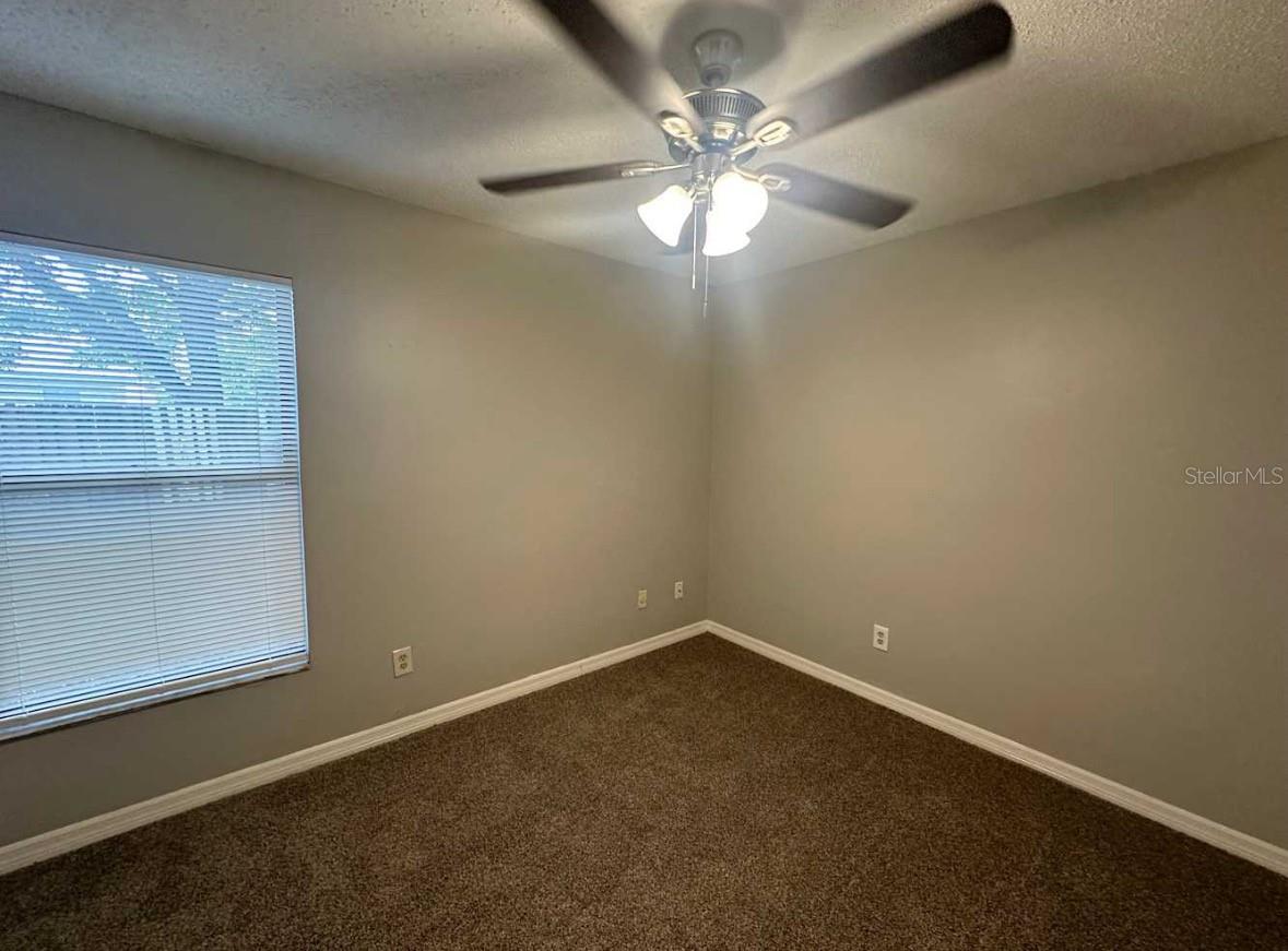 1746 MEREDITH AVE — photo 5