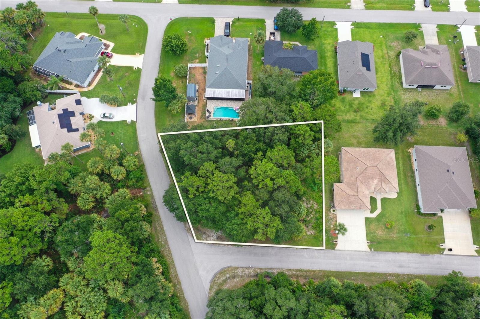 22 LUCAS LN — photo 2