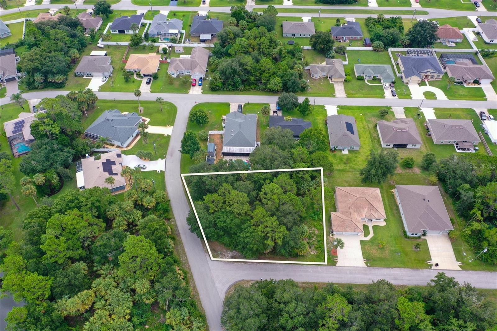 22 LUCAS LN — photo 9