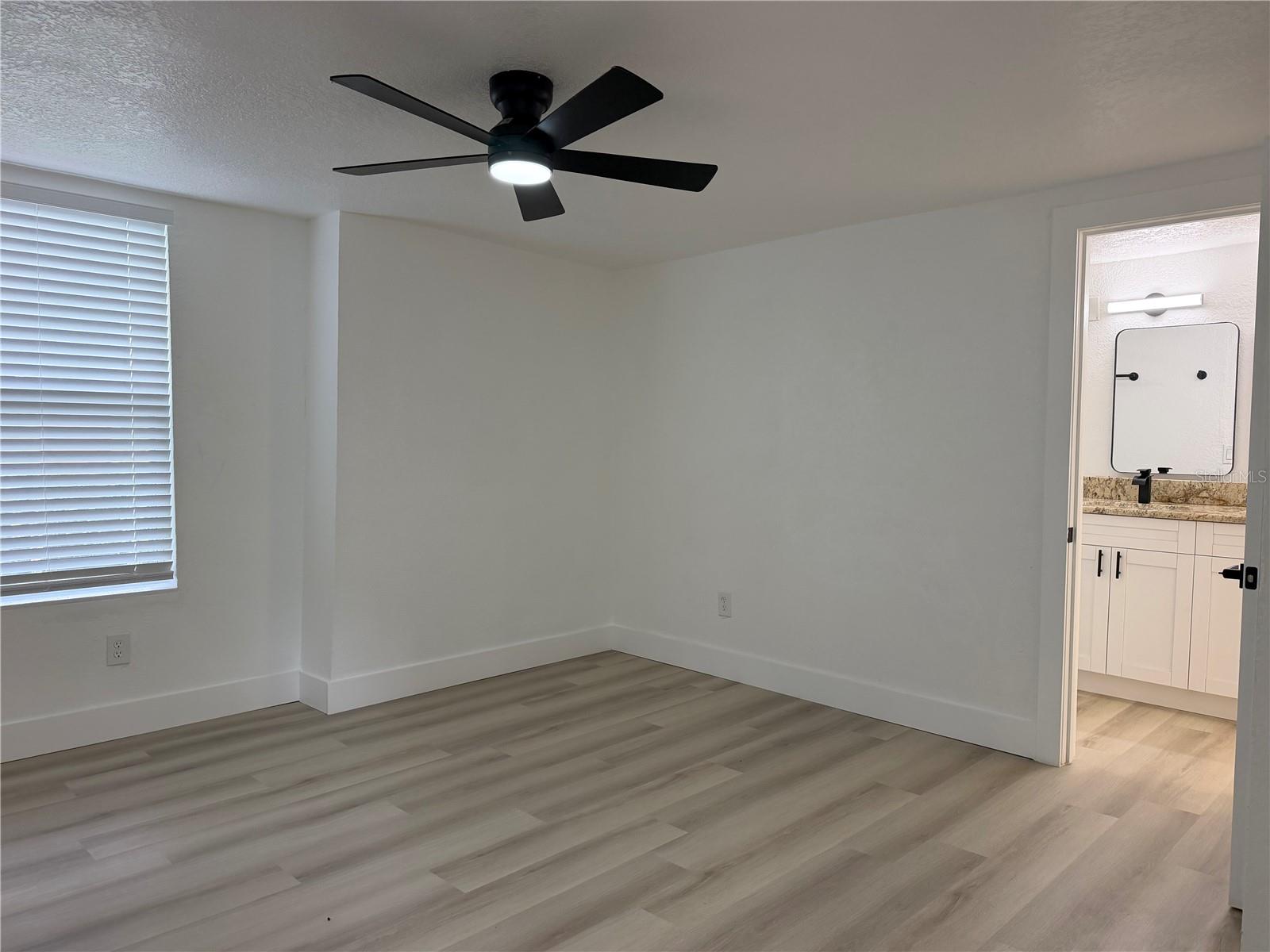 2604 E LAKE AVE — photo 8