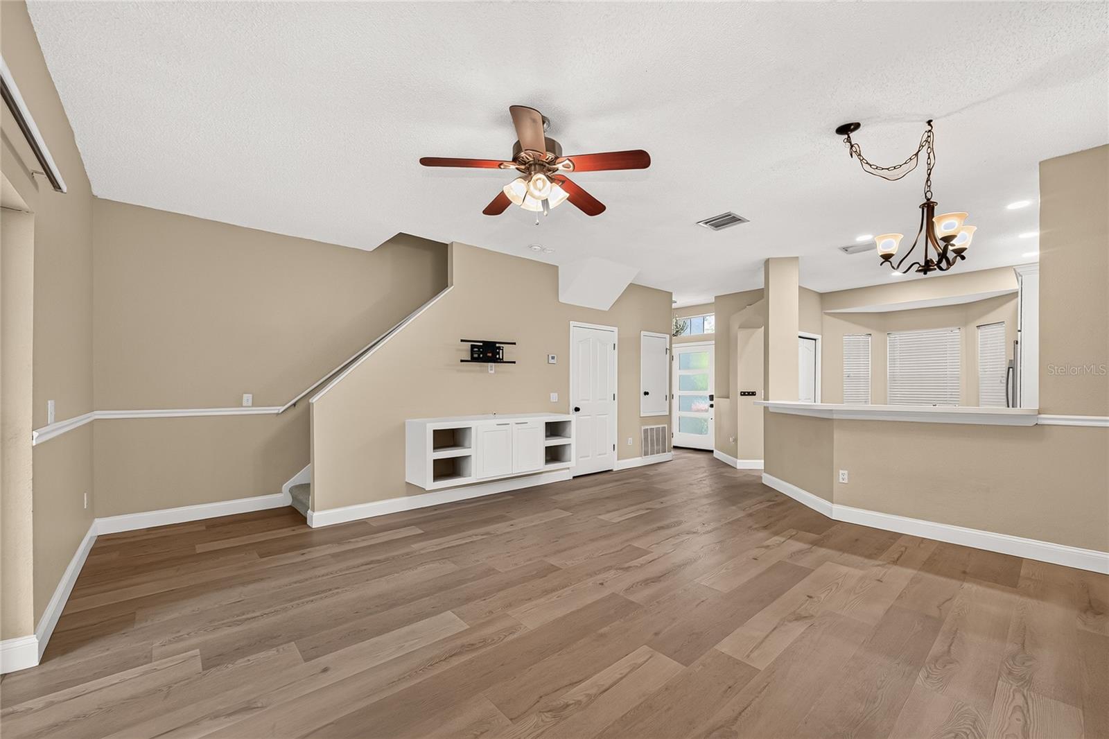 4319 DEERMONT CIR — photo 10