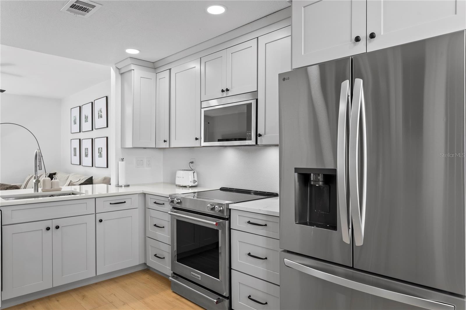 409 S AUDUBON AVE #2 — photo 8