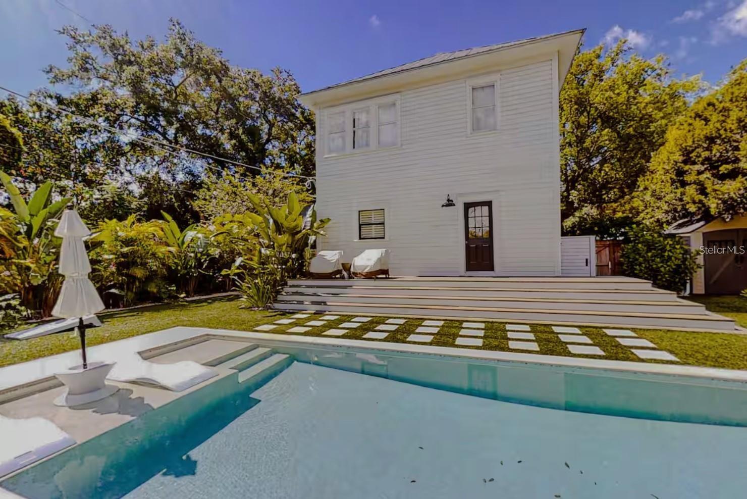 510 E AMELIA AVE — photo 2