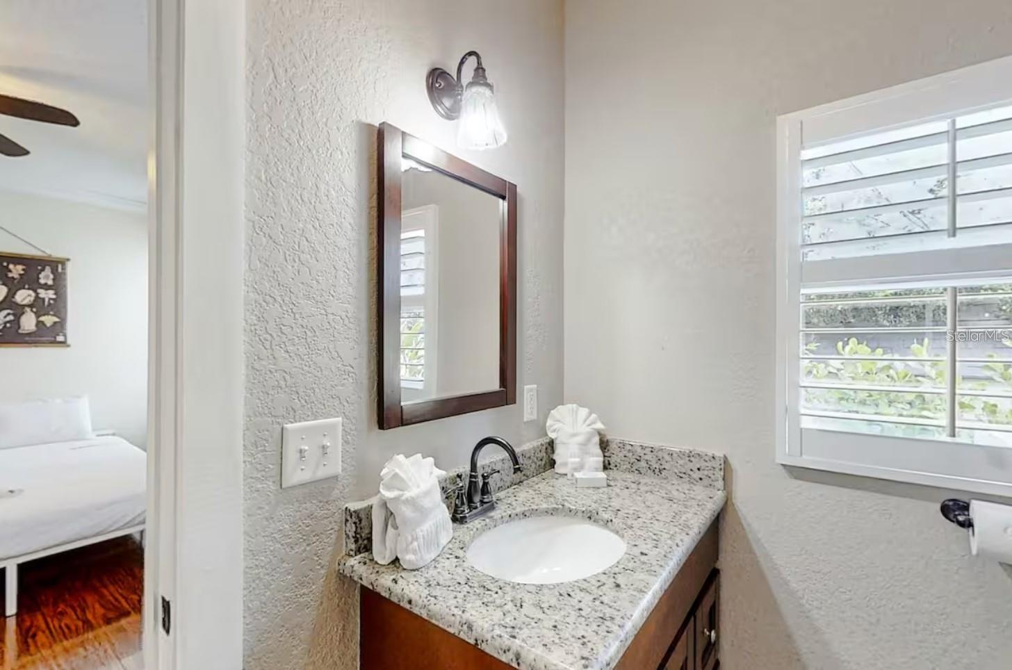 510 E AMELIA AVE — photo 11