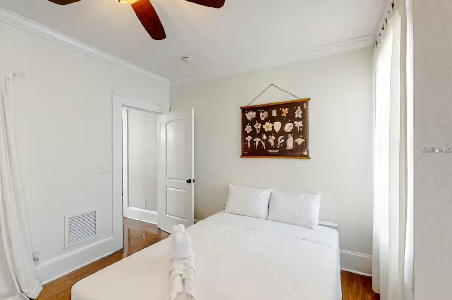 510 E AMELIA AVE — photo 10