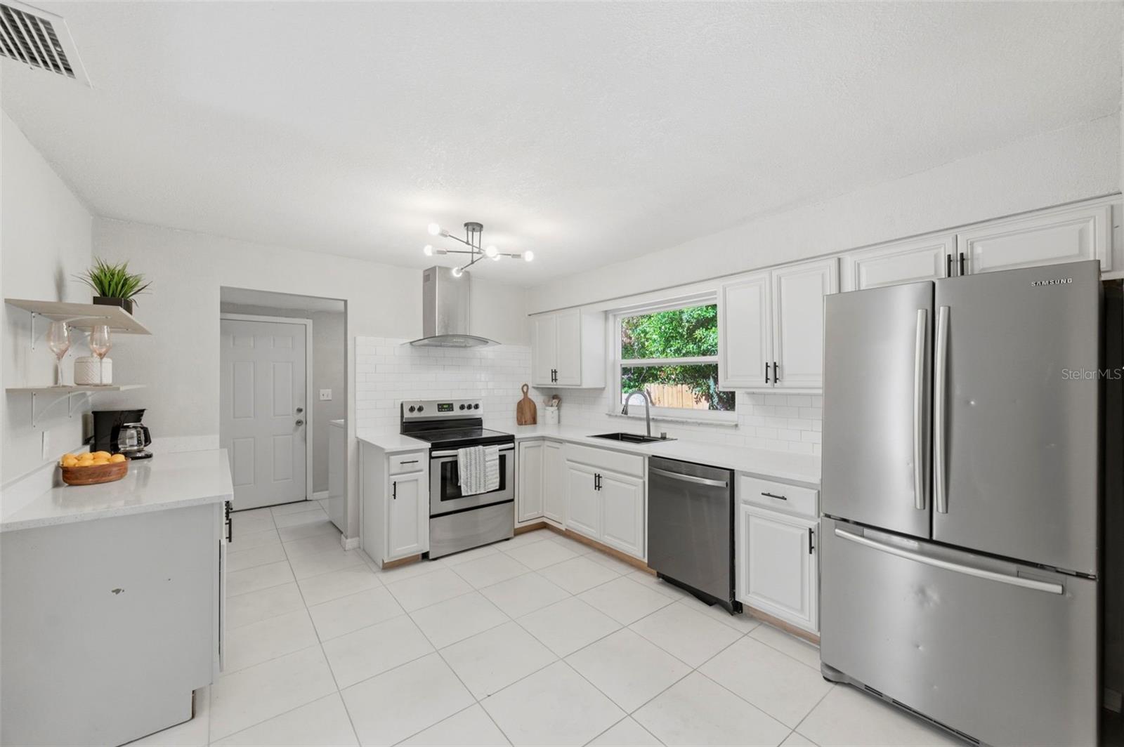 3607 E 24TH AVE — photo 10
