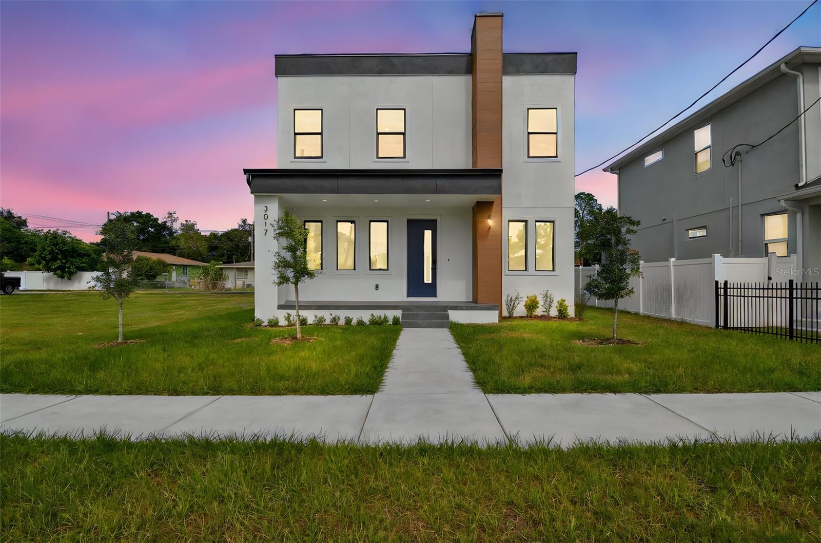 3017 W SPRUCE ST — photo 2