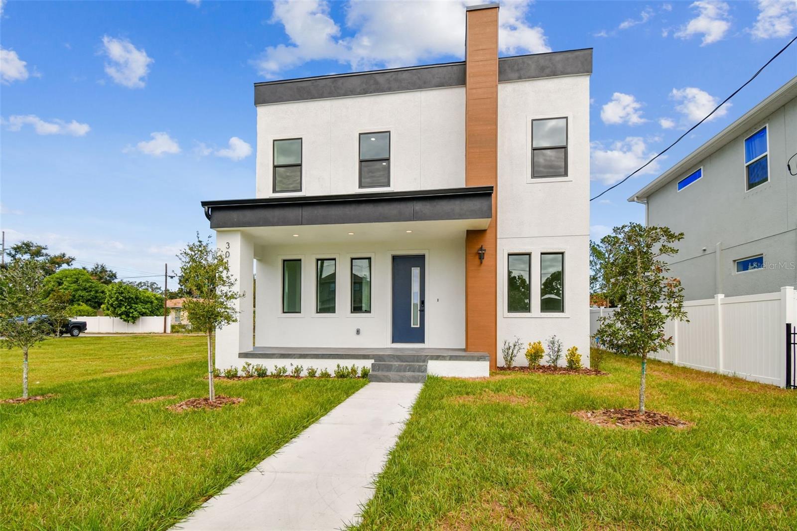 3017 W SPRUCE ST — photo 3