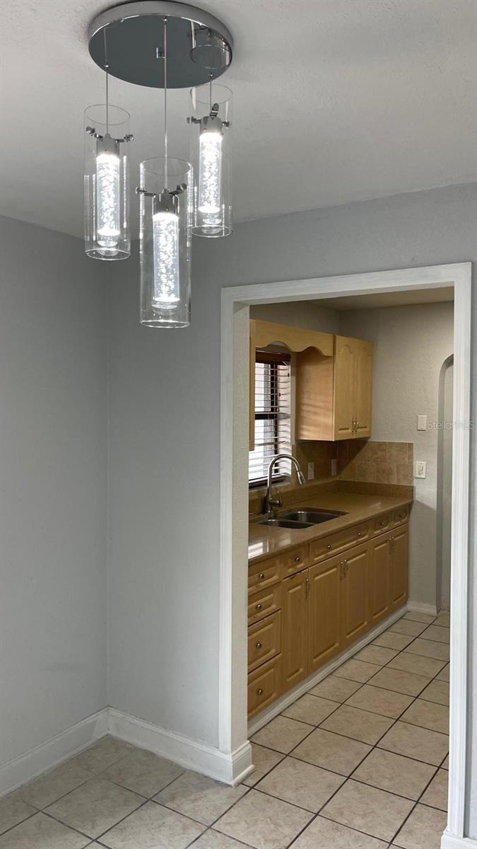 6524 LA MESA CIR — photo 5