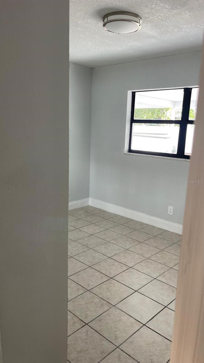 6524 LA MESA CIR — photo 9