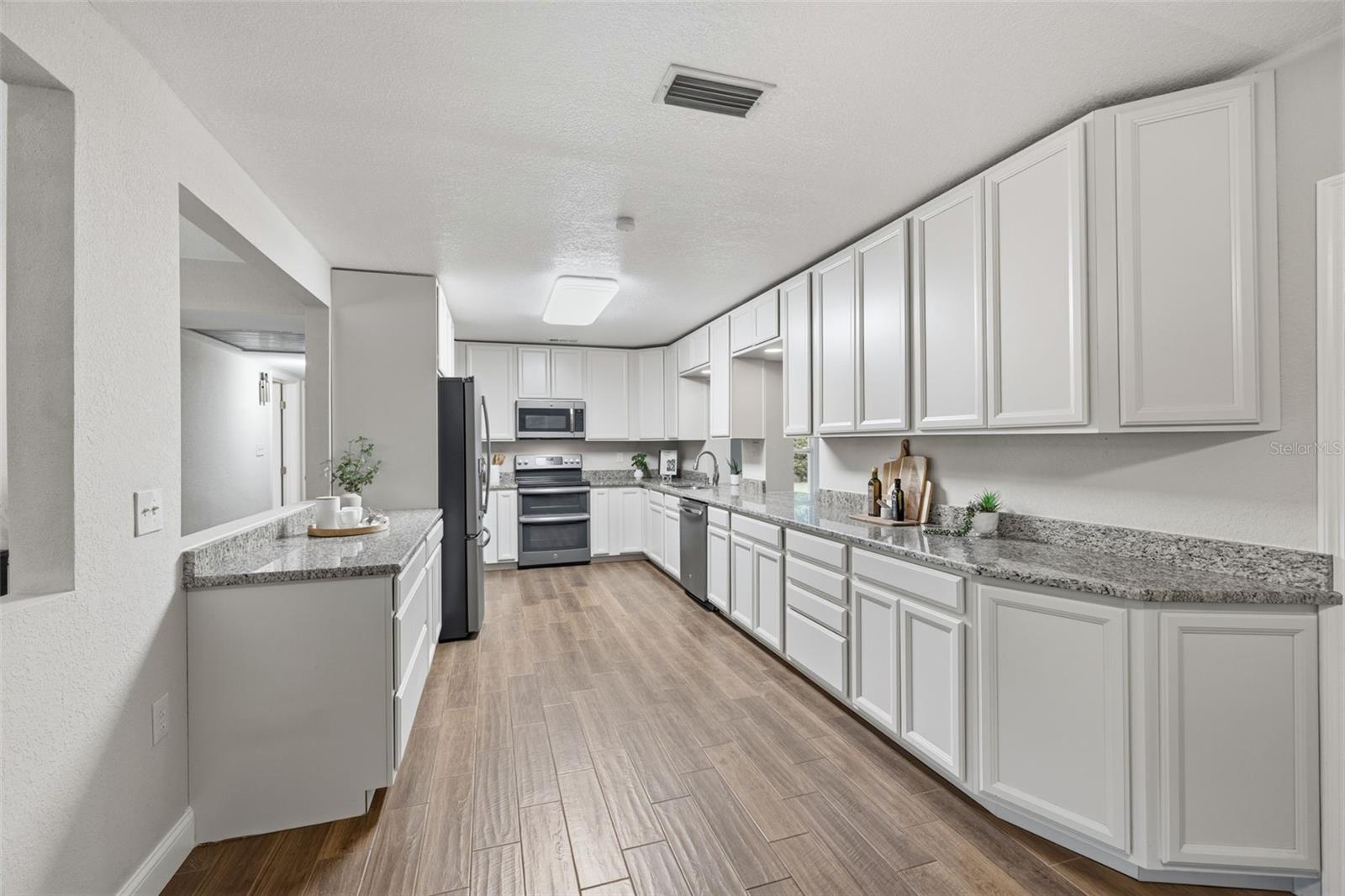 11714 N ROME AVE — photo 4