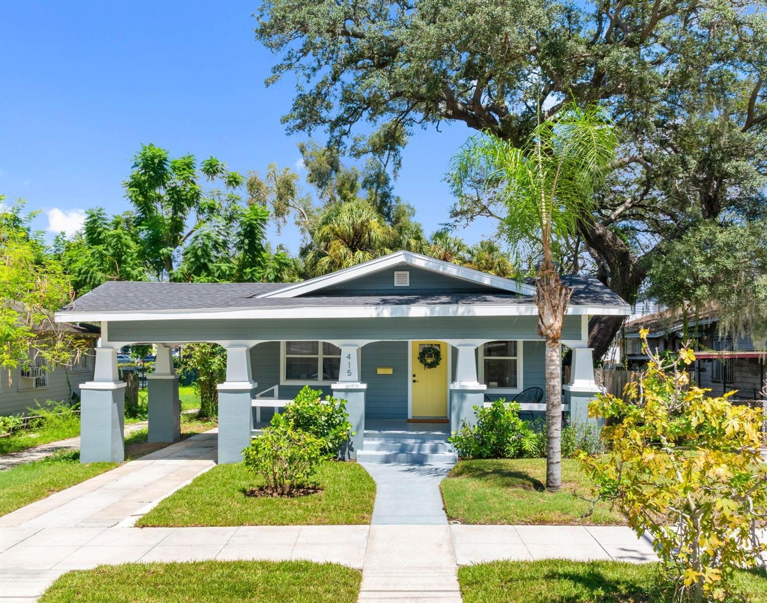 415 W AMELIA AVE