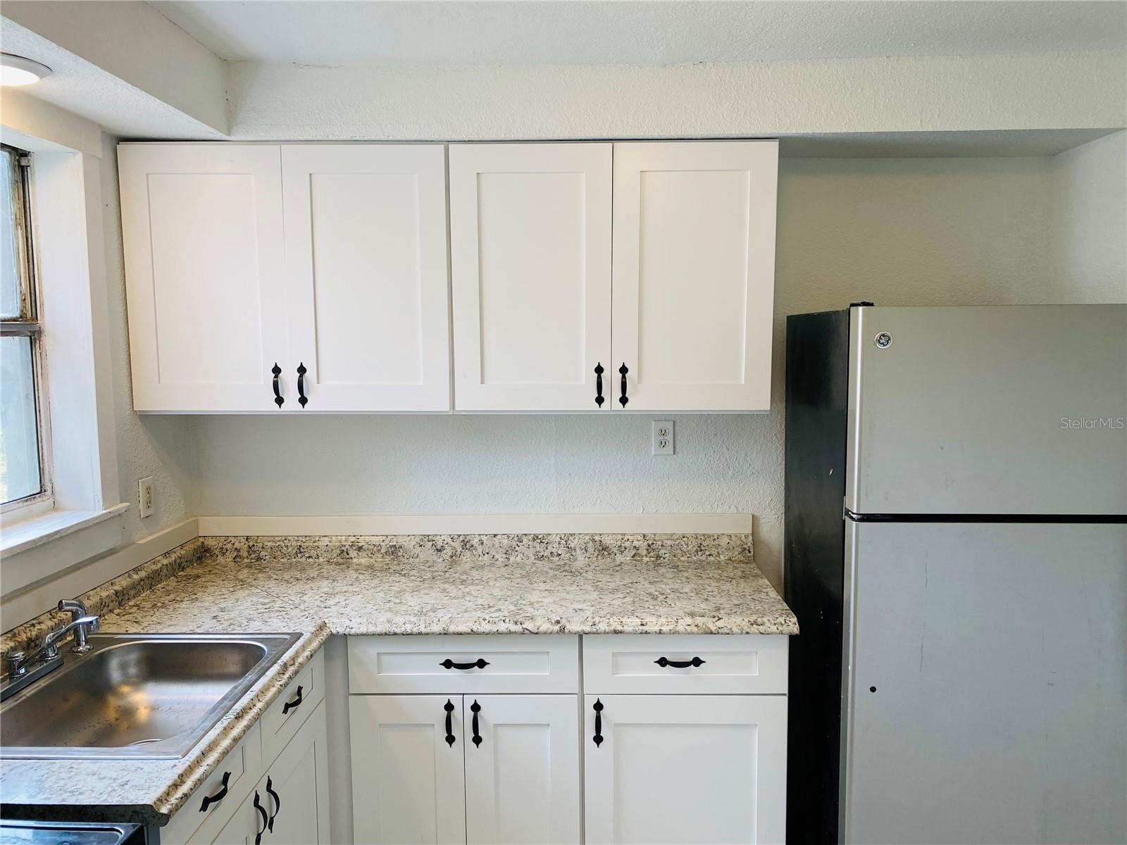 920 E SENECA AVE — photo 9