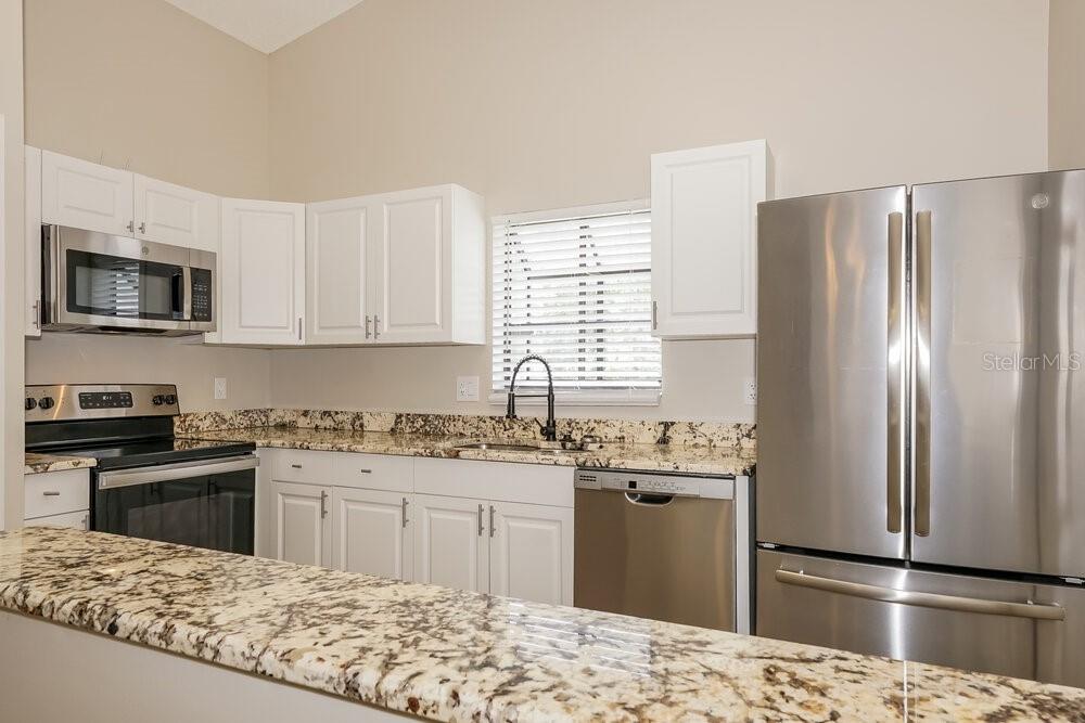 634 MONROE HARBOR PL — photo 6